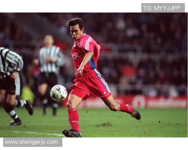 足球明星的养生秘诀揭秘如何保持最佳状态与竞技水平 足球明星的养生秘诀揭秘如何保持最佳状态与竞技水平